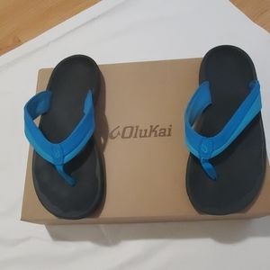 Oulaki Women's sandles size 8, EUC